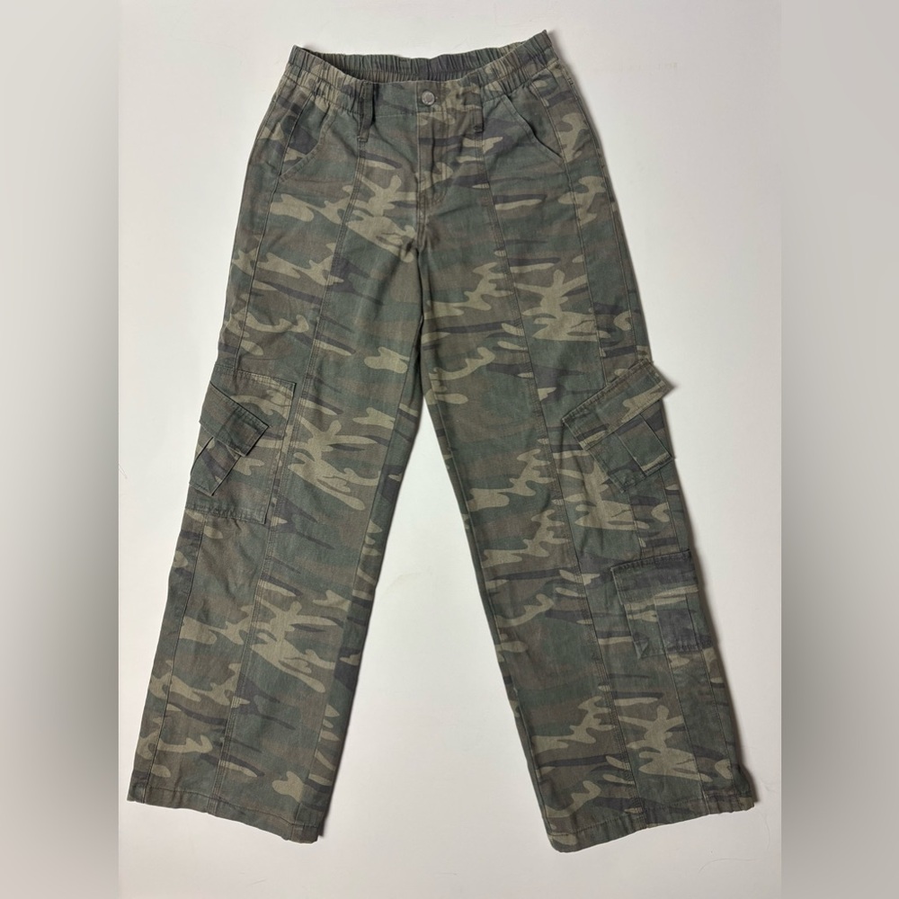 Los Angeles Sixty-Six Women’s Camo Cargo Pants Size 5